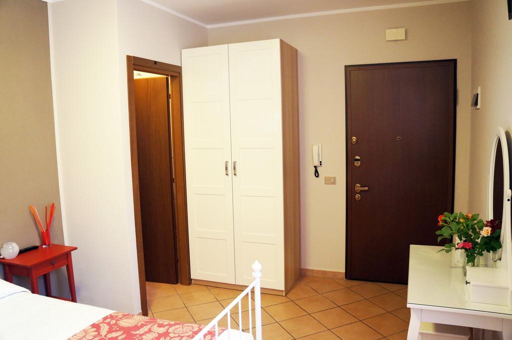 Alexander Rooms Tirano Oda fotoğraf