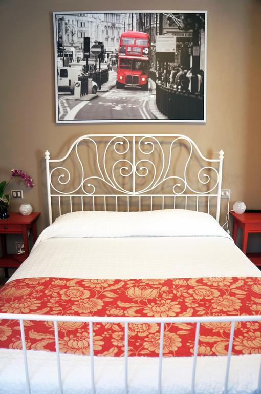 Alexander Rooms Tirano Oda fotoğraf