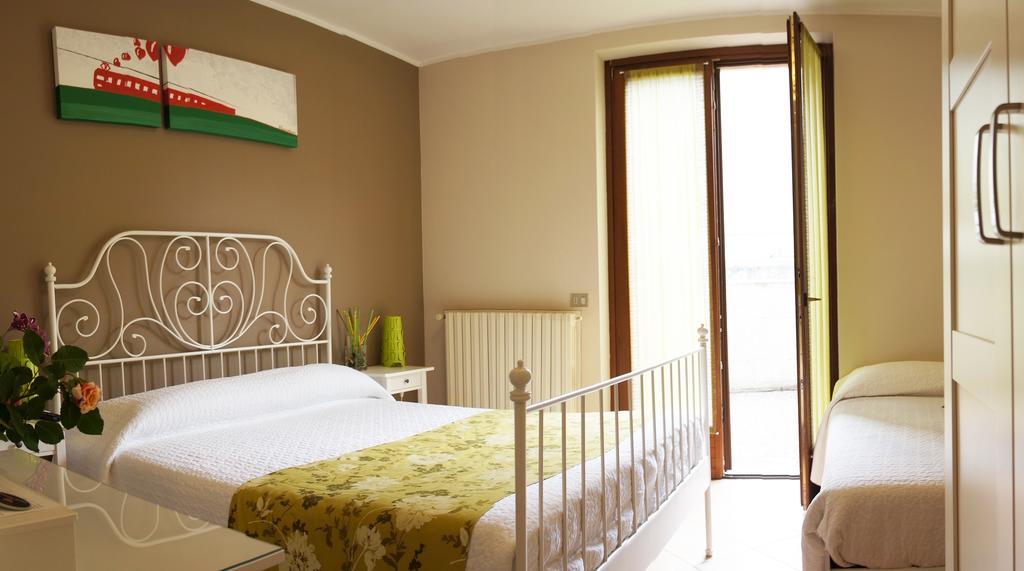 Alexander Rooms Tirano Oda fotoğraf